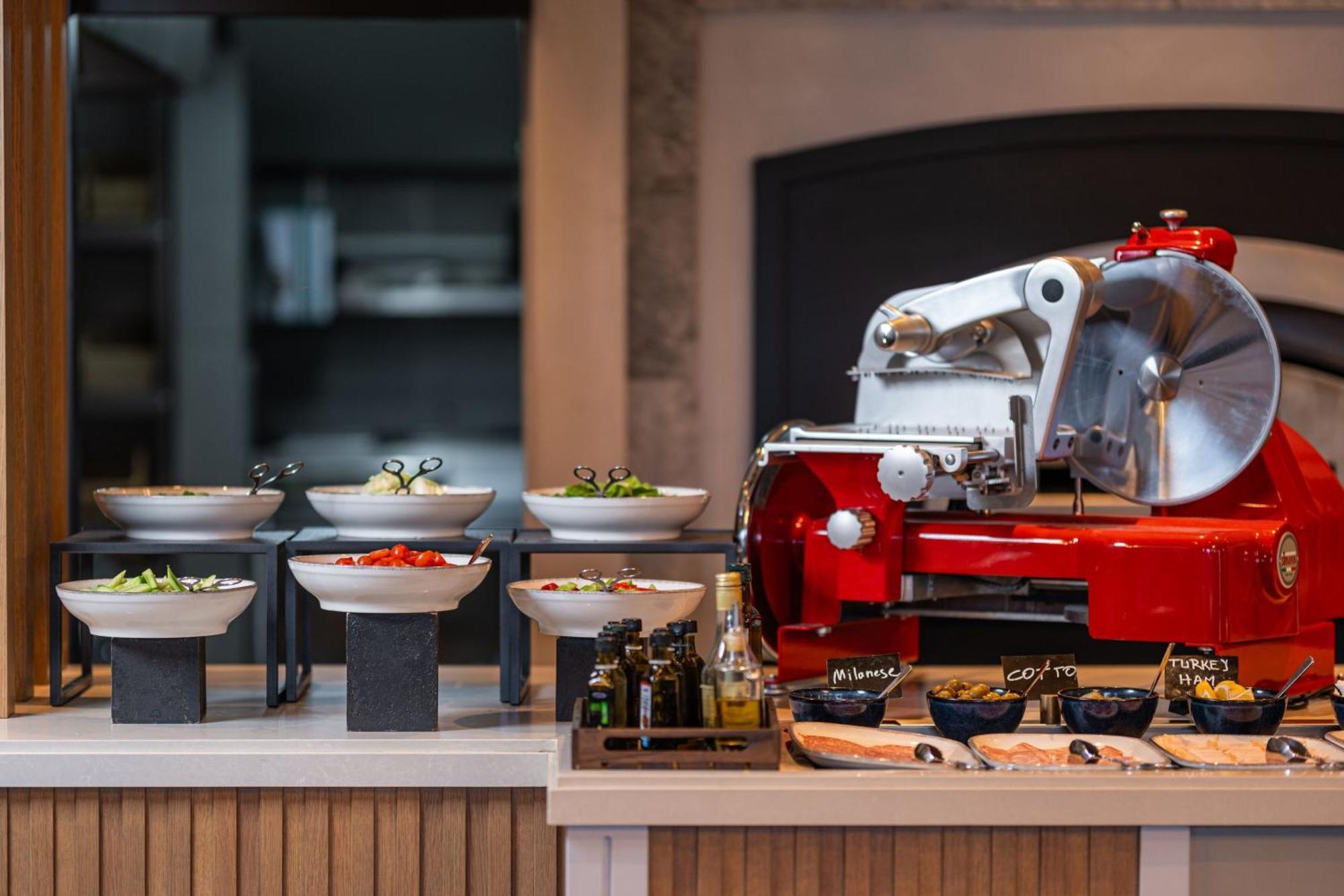 Tirana Marriott Hotel Dış mekan fotoğraf